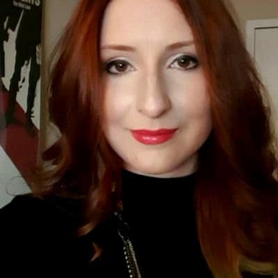 Lesley Carhart